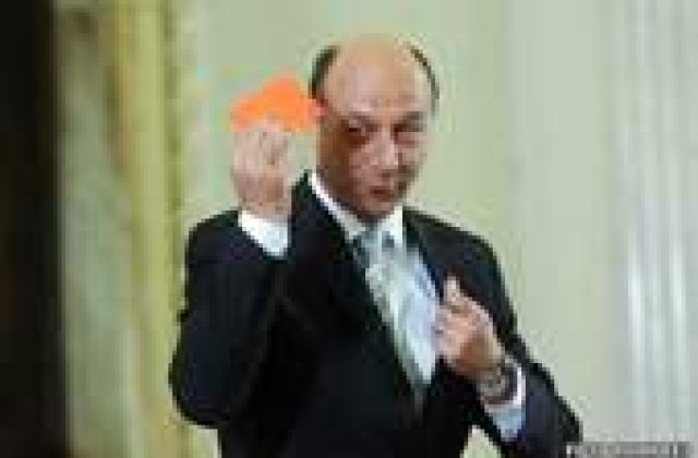 Basescu vrea liber de Rusalii si Sf. Maria