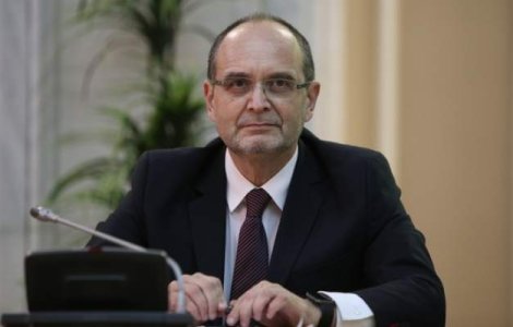 Curaj: Cornul si laptele va fi inlocuit cu o masa calda zilnica