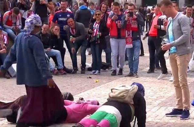 Patru cersetoare din Romania, umilite de suporteri de fanii lui PSV