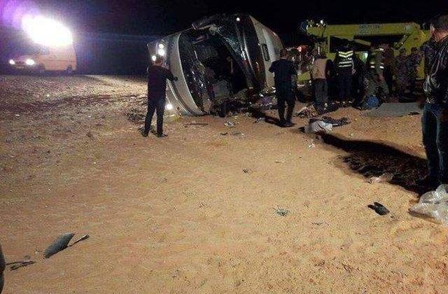 Cel putin 16 morti, dupa ce un autocar s-a rasturnat in Iordania