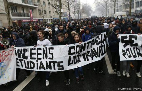 Proteste de amploare ale elevilor in Franta