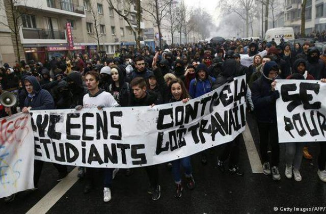Proteste de amploare ale elevilor in Franta