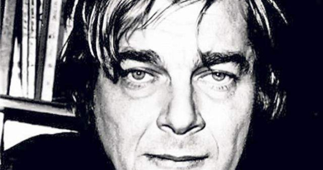 Imaginea poetului Nichita Stanescu, in oficii postale din Bucuresti