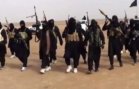 Zeci de persoane ucise in atacuri aeriene la Rakka, Siria