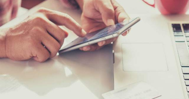  Top  Cum sa te protejezi in online: 5 sfaturi de la Edward Snowden