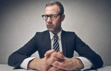  Top  8 obiceiuri proaste care te pot costa interviul sau chiar jobul