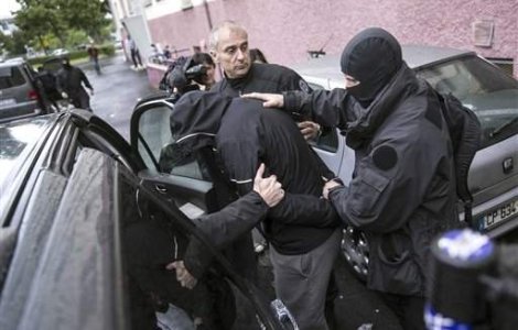 Trei teroristi care planuiau atacuri in Germania, arestati la Istanbul