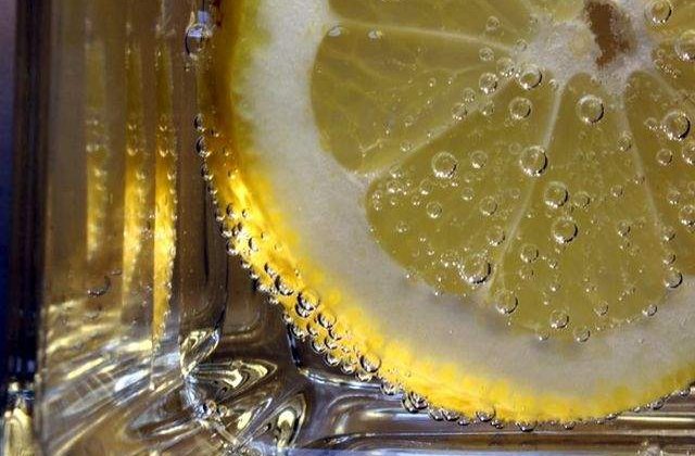 De ce trebuie sa bei ZILNIC apa cu lamaie: 10+1 beneficii nebanuite