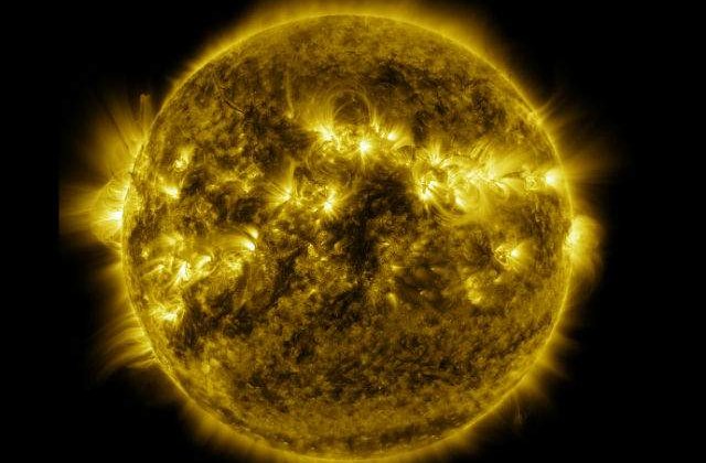 [VIDEO] A filmat soarele timp de un an. Rezultatul este superb