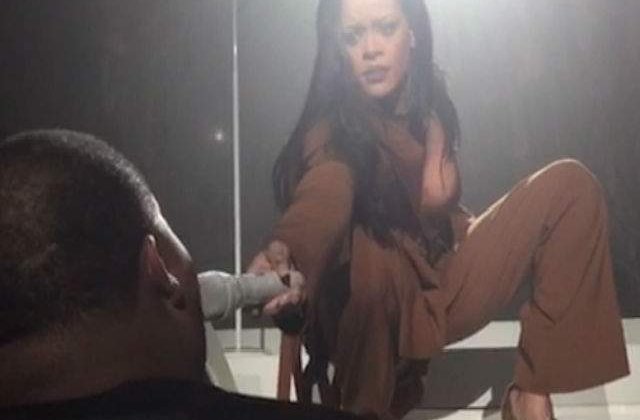 [VIDEO] El este cel care a impresionant-o pe Rihanna in timpul unui concert