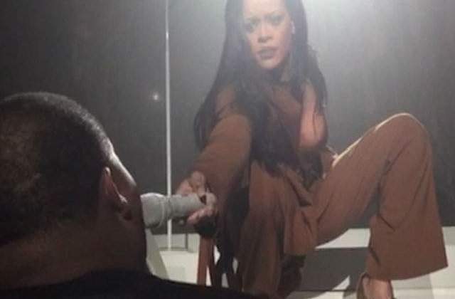 [VIDEO] El este cel care a impresionant-o pe Rihanna in timpul unui concert