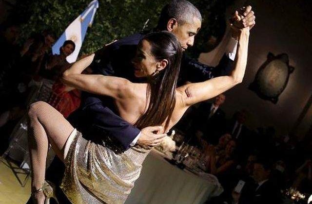 [VIDEO] Barack si Michelle Obama s-au "dezlantuit" in ritm de tango