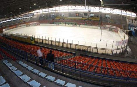 A inceput demolarea patinoarului Mihai Flamaropol