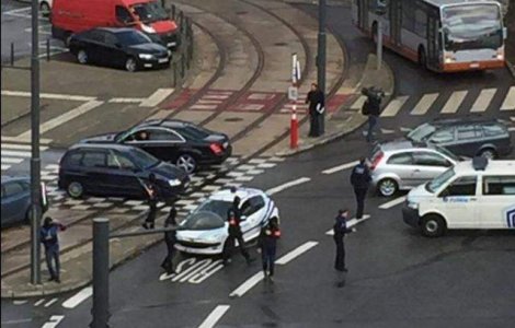 Un islamist suspectat de implicare in atentate, retinut la Bruxelles