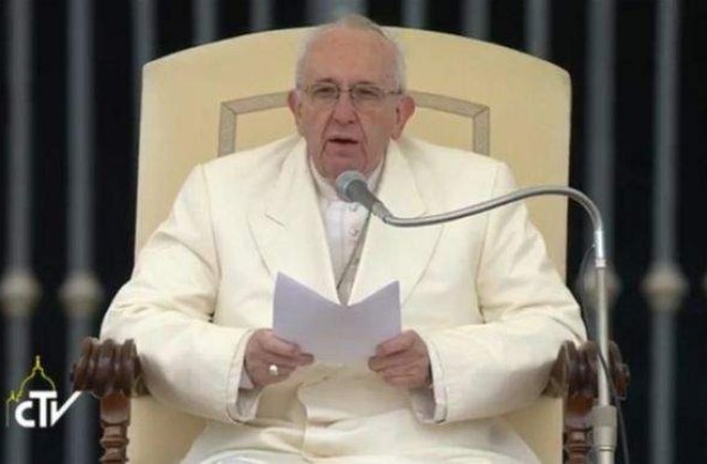 Papa Francisc condamna atentatele teroriste din Bruxelles