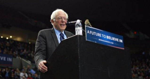 Bernie Sanders a castigat alegerile din statele Alaska si Washington