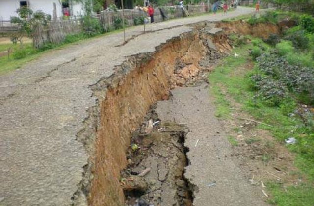 100 de persoane izolate in Pitesti