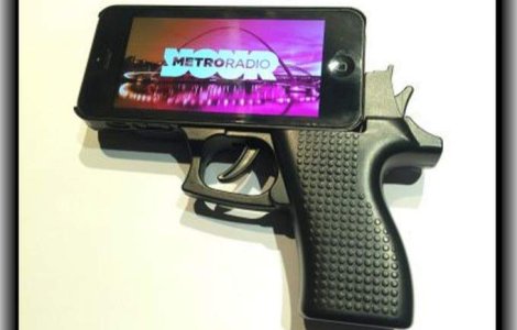  Video  E un pistol, dar in acelasi timp este si carcasa de iPhone