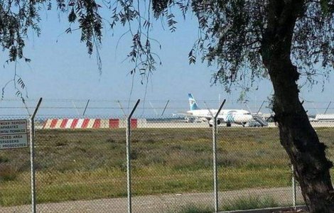 Dupa 6 ore de negocieri, luarea de ostatici din Cipru s-a incheiat