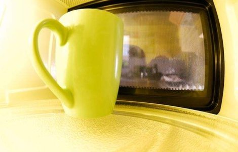  Top  Ce nu trebuie sa incalzesti NICIODATA la cuptorul cu microunde