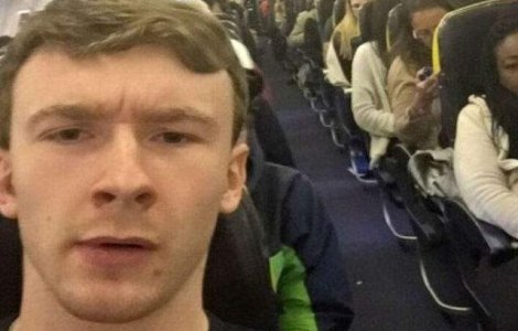 A baut cu prietenii si s-a trezit in alta tara