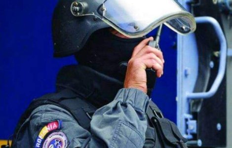 De ce au patrulat jandarmi cu arme semiautomate la metrou