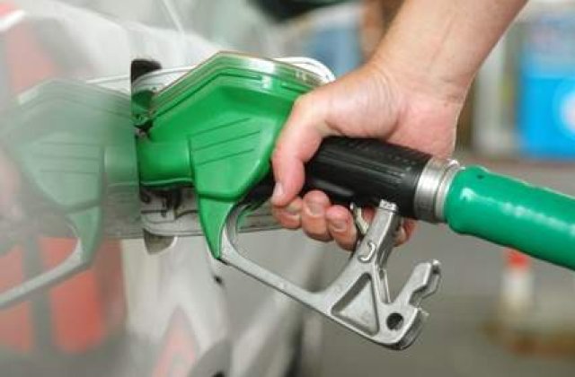 Pretul petrolului, in scadere