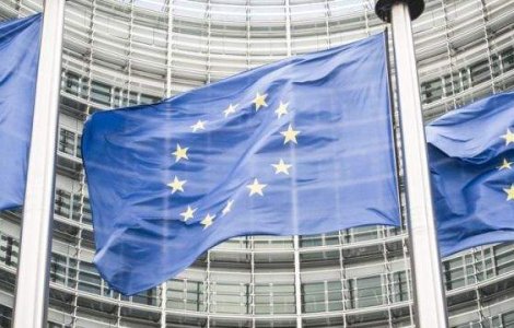 Brexitul este principalul risc pentru euro, nu doar pentru lira