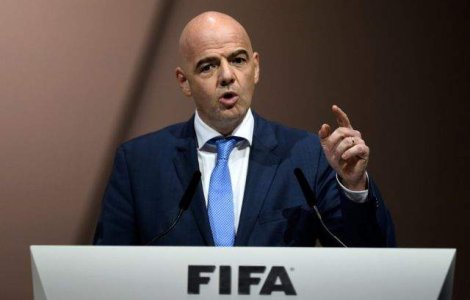 Panama Papers: Noul presedinte FIFA are deja probleme de imagine