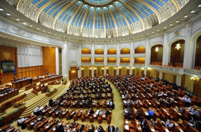 Parlamentul Romaniei va aloca inca o zi libera pentru romani