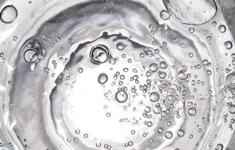  Top  Efectele apei minerale asupra sanatatii: beneficii si dezavantaje