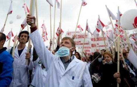 Medicii protesteaza astazi la Ministerul Sanatatii