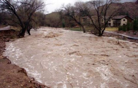 Inundatii de proportii in Arad. Au intervenit pompierii de la ISU