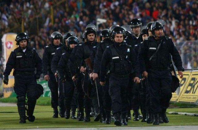 Peste 700 de jandarmi vor fi prezenti pe Arena Nationala la meciul dintre Steaua si Dinamo