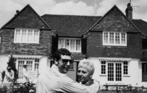 Sotia cantaretului Tom Jones s-a stins din viata