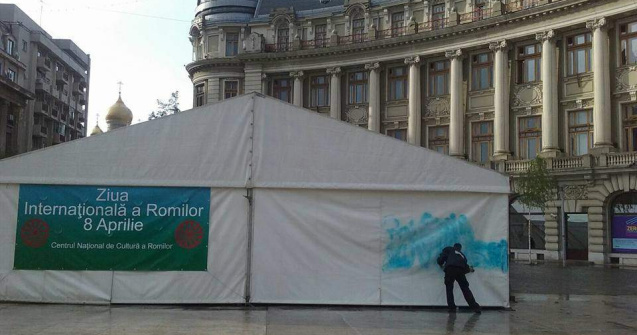 Trei tineri au fost arestati pentru vandalizarea cortului romilor
