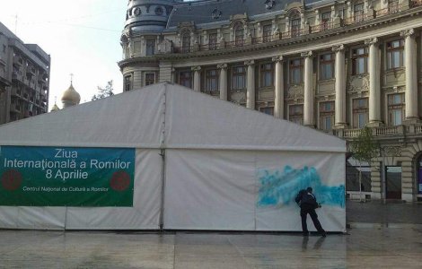 Trei tineri au fost arestati pentru vandalizarea cortului romilor