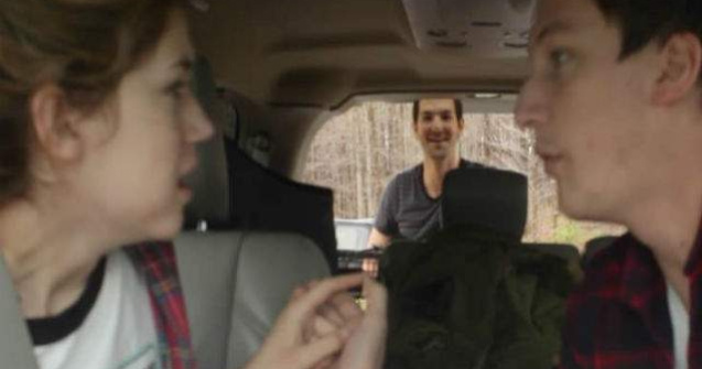 Acesti frati si-au convins sora ca a venit apocalipsa zombie