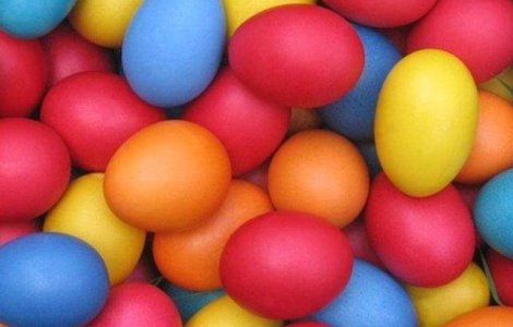 Tu stii cate E-uri contine vopseaua de oua comercializata in Romania?