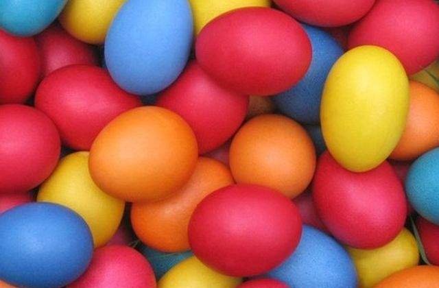 Tu stii cate E-uri contine vopseaua de oua comercializata in Romania?