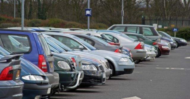 Un politist ceh a condus in stare de ebrietate si a lovit 51 de masini