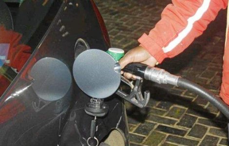 Exportatorii de petrol au pierdut deja 315 miliarde de euro in criza