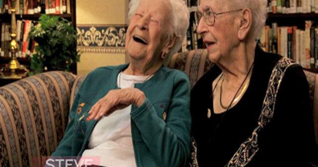 Aceste bunicute sunt intrebate ce este un selfie. Raspunsul e genial