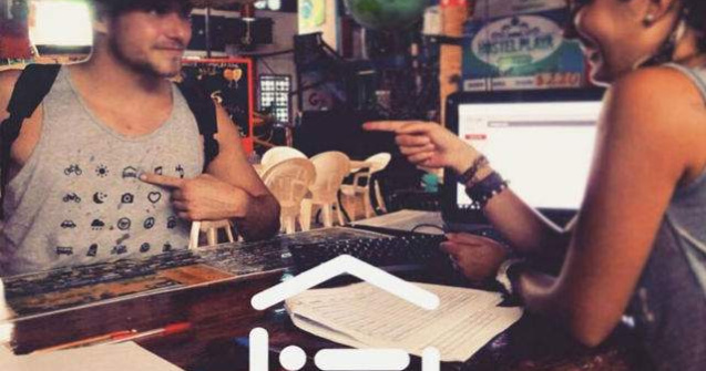  Foto  Tricoul care iti permite sa comunici in orice limba, chiar daca nu o cunosti