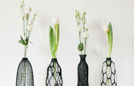 Design inedit: vaze printate 3D din sticle de plastic reciclate