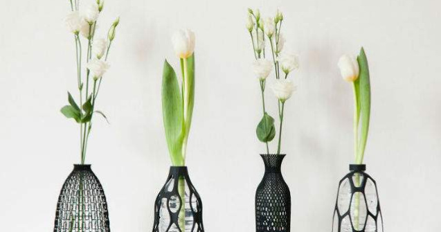 Design inedit: vaze printate 3D din sticle de plastic reciclate