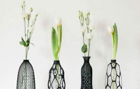 Design inedit: vaze printate 3D din sticle de plastic reciclate