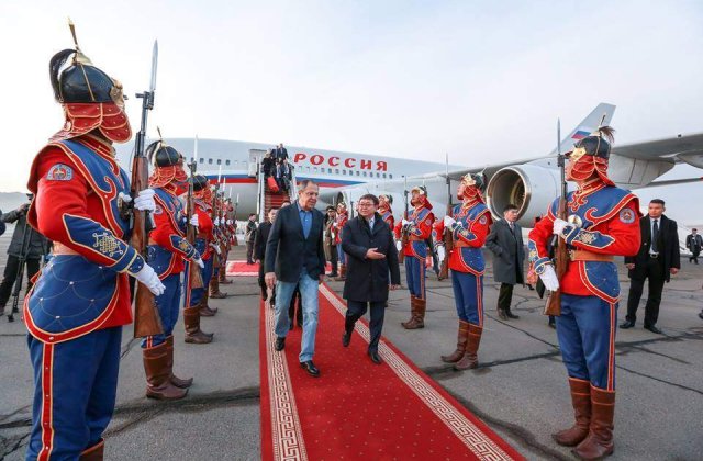 Rusia si Mongolia in conflict din cauza unei perechi de blugi