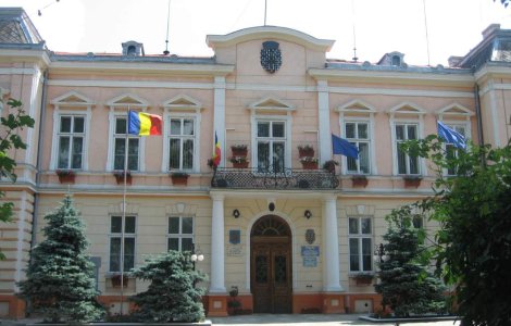  Foto  Protest inedit la Radauti fata de starea drumurilor