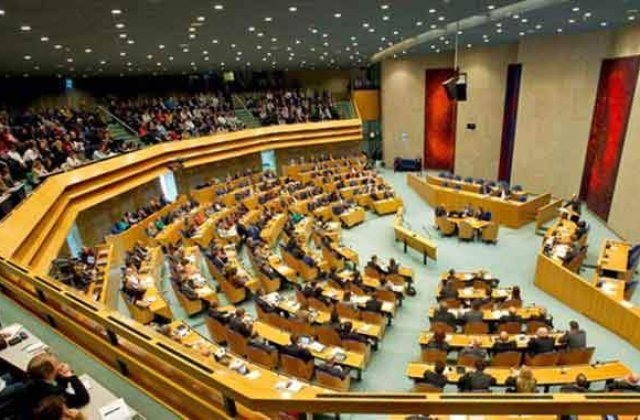 Parlamentul olandez a votat pentru acordul de asociere UE-Ucraina